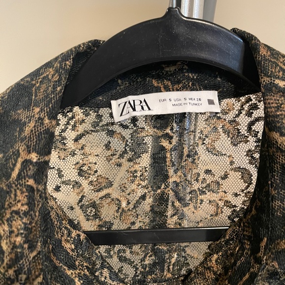 NWOT Zara Snakeskin Pattern Lace Top in Black and Gold - Picture 4 of 5